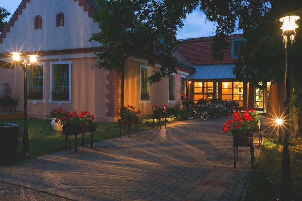 Zichy Park Hotel Bikács Exterior photo