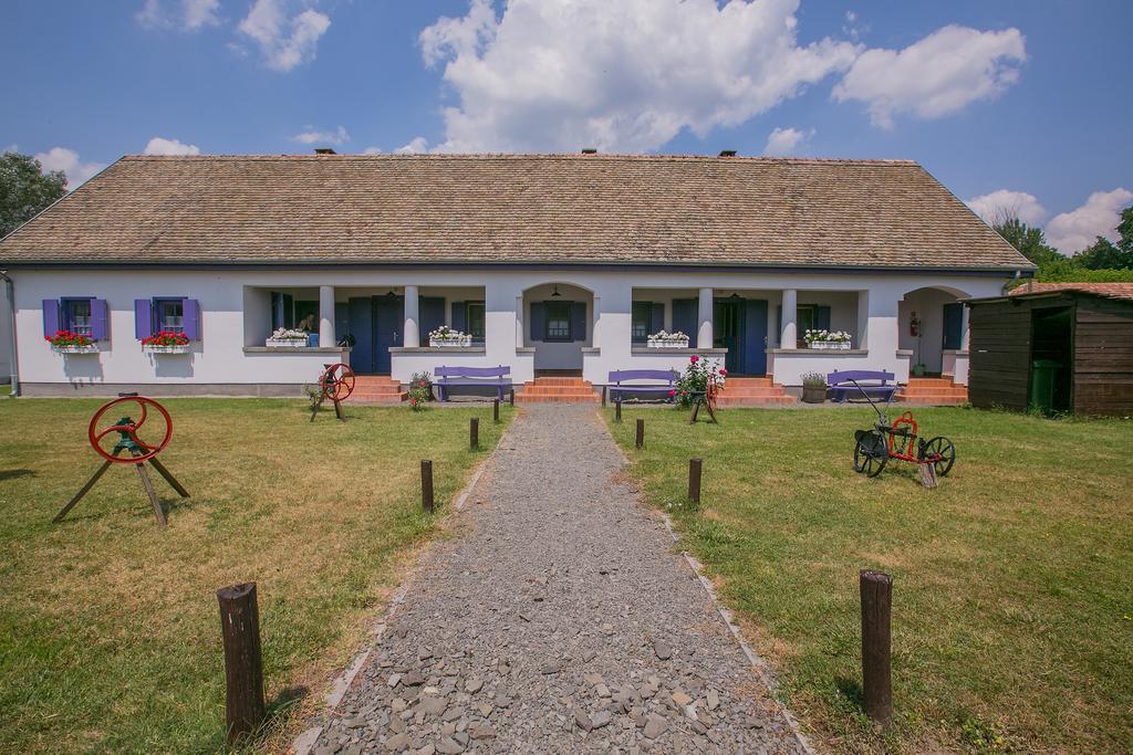 Zichy Park Hotel Bikács Exterior photo